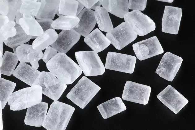 平均粒径3.7ミリのサイズにまで精製された、透明度の高い最高純度の白ザラ糖である「鬼ザラ糖」を使うことで、一般の砂糖では得られない爽やかな甘みを追及しています。